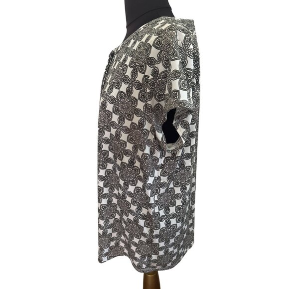 Dana Buchman XL Black & White Floral Print Short Sleeve Button-Down Blouse - Picture 3 of 9